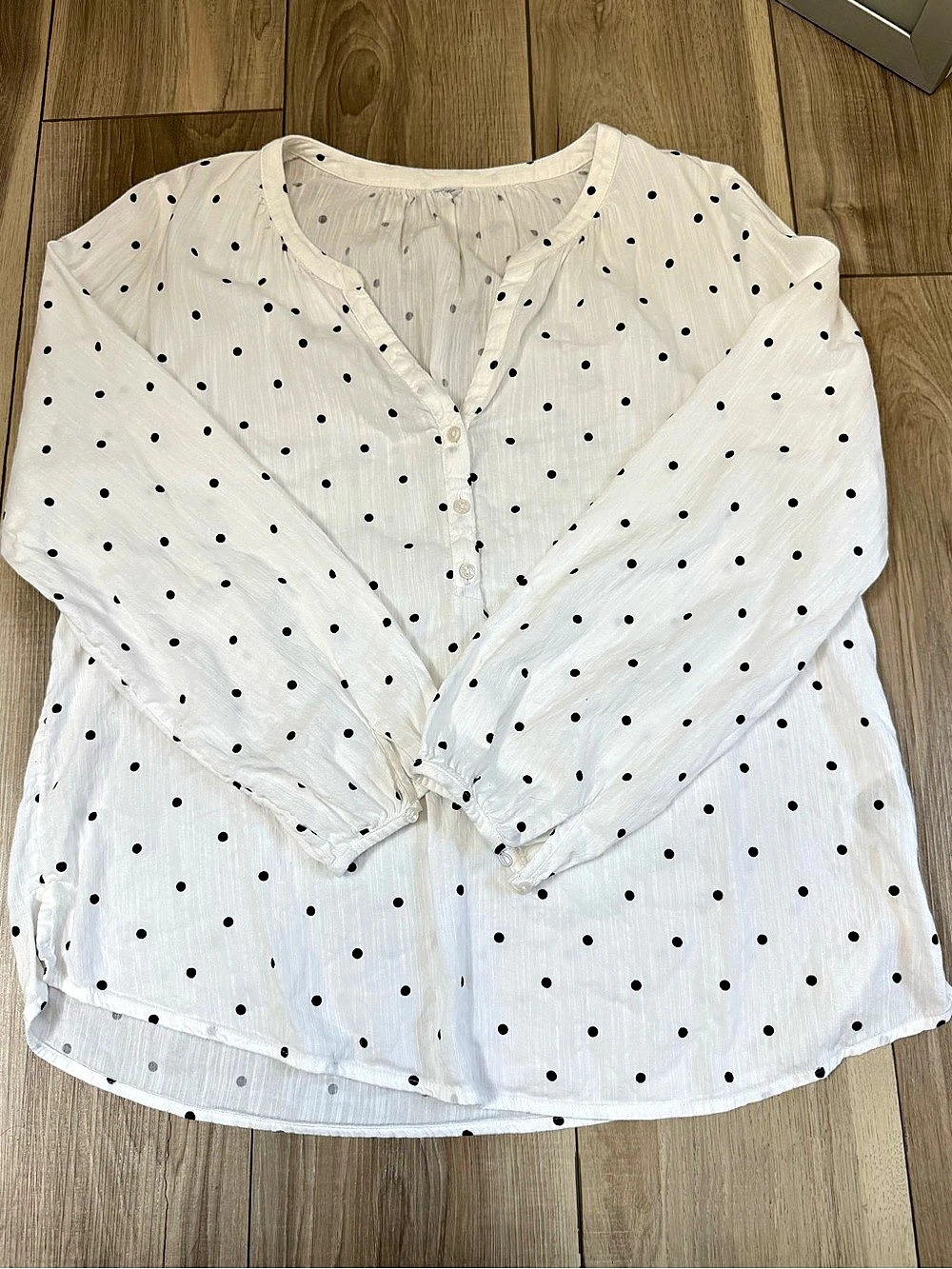 Old Navy Polka Dot Blouse in White & Black Size Medium